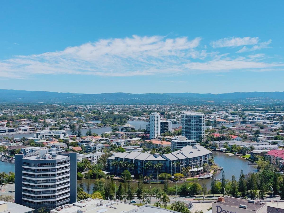 1 Bedroom And 1 Living Room Family Suite Gold Coast Buitenkant foto