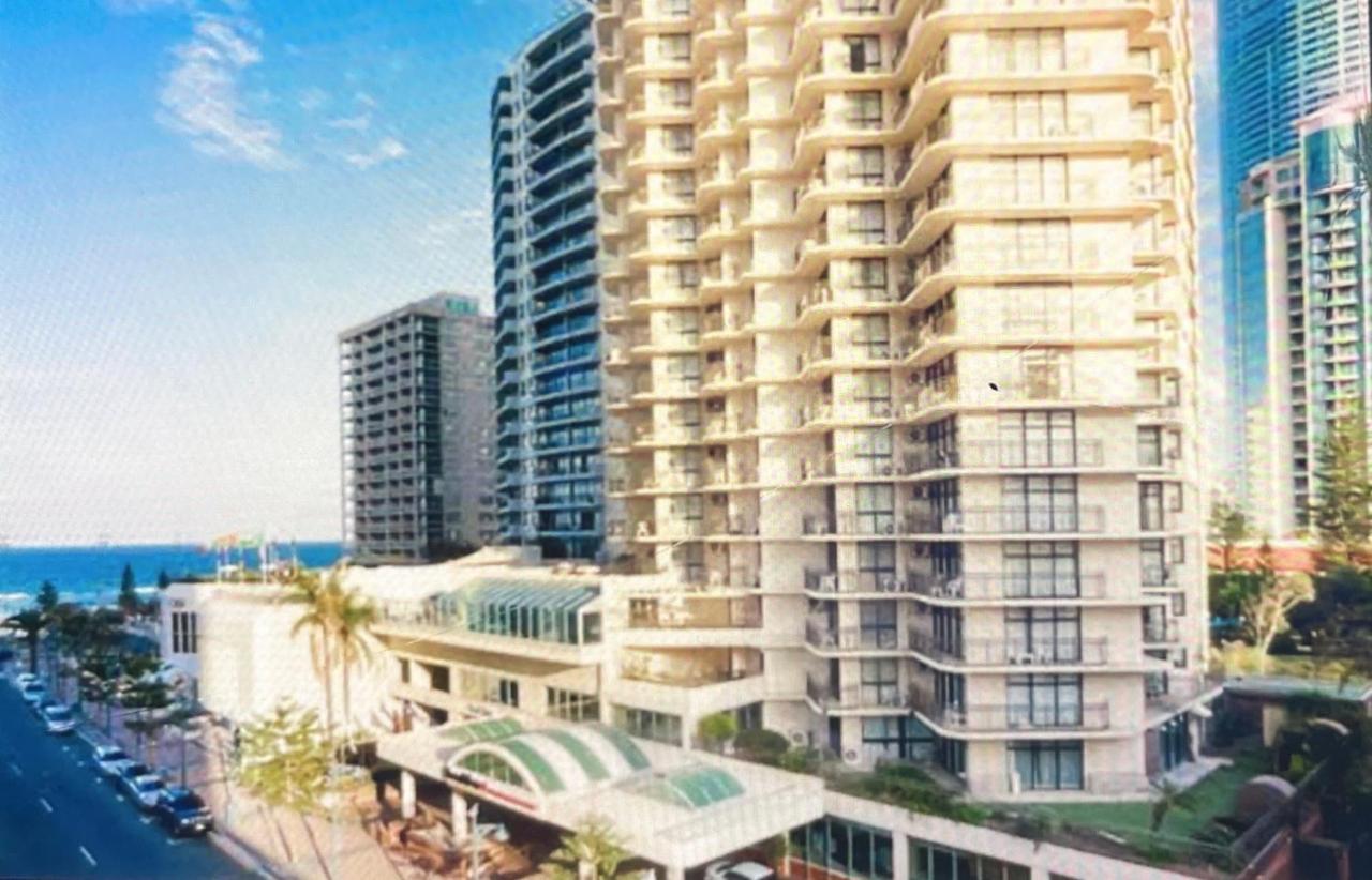 1 Bedroom And 1 Living Room Family Suite Gold Coast Buitenkant foto